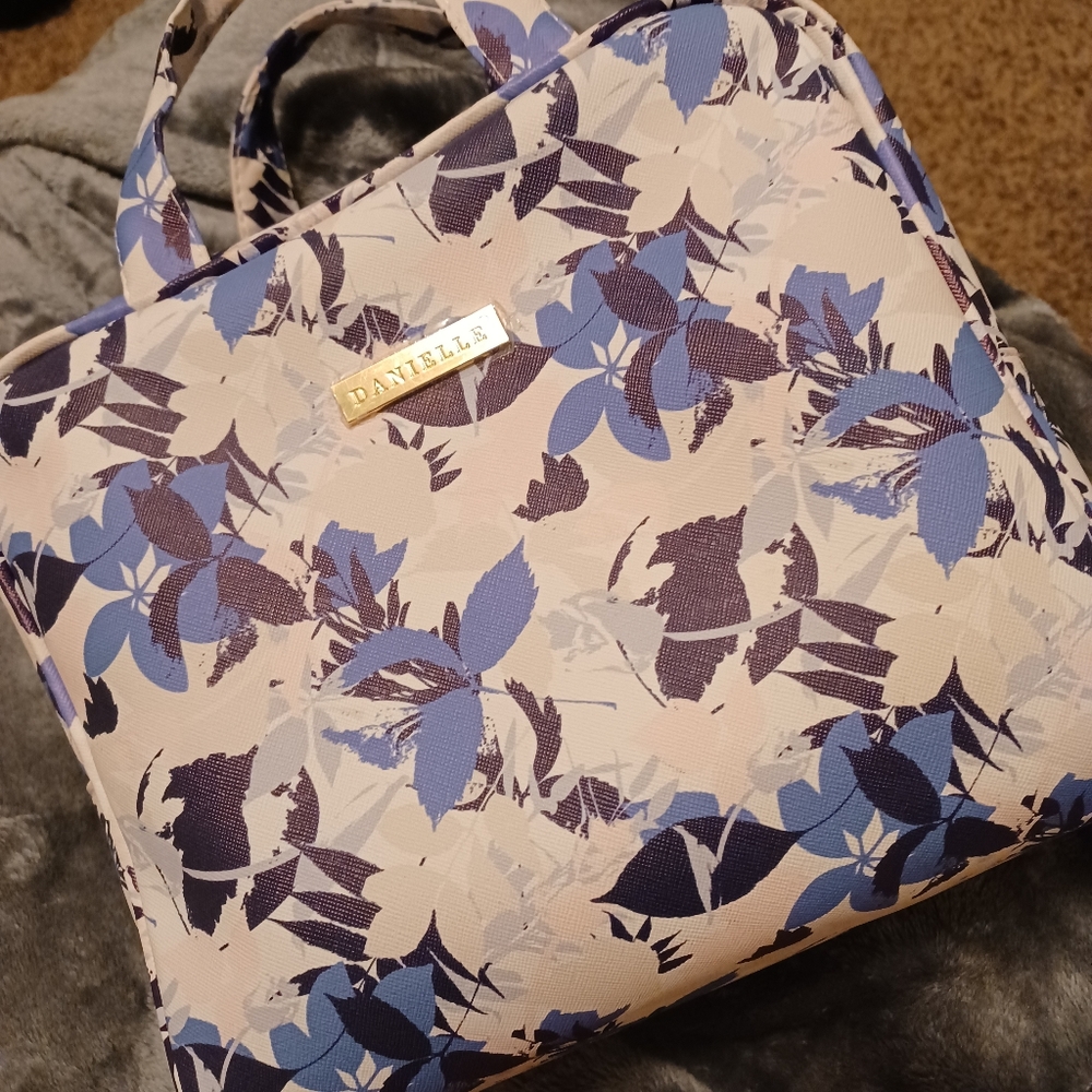 💜5/$25💜 makeup bag